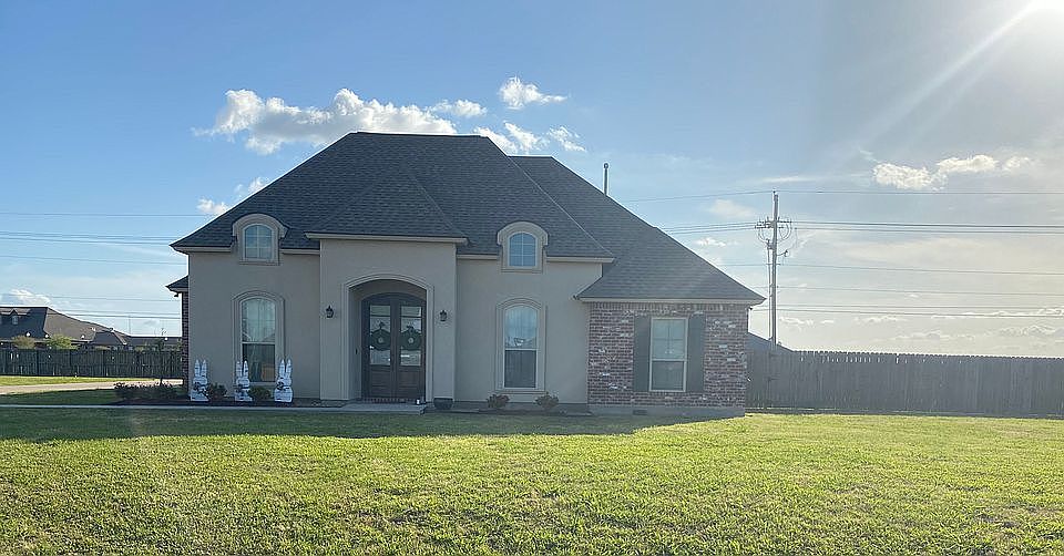 1st image of 205 Amelia Ct