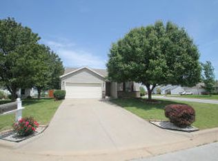 818 S Red Maple Ct, Nixa, MO 65714