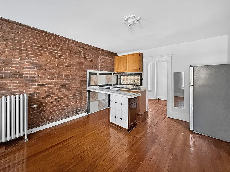 165 Park St — Photo 1