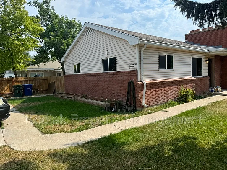 3737 S 3325 W — Photo 3