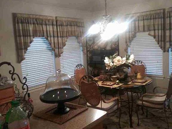 2nd image of 905 Hideaway Pl