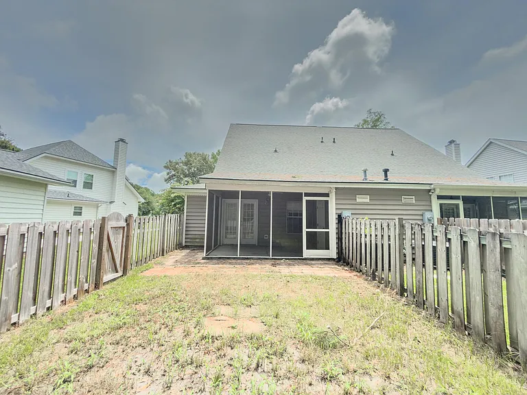 4841 Habersham Ln — Photo 15