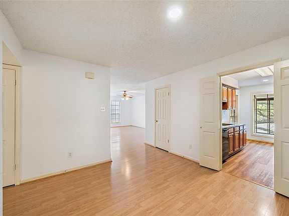 4th image of 1311 Antoine Dr APT 260
