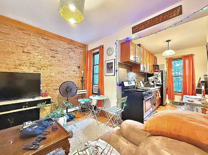 1404 Putnam Ave #2L — Photo 1