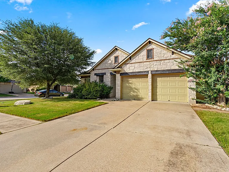 108 Buoy Ln — Photo 1