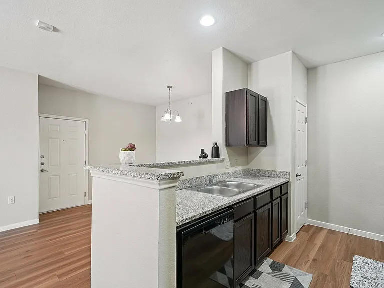 3 bedroom dining-kitchen