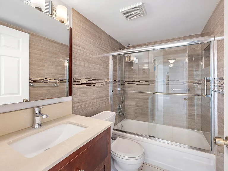 1480 NW 80th Ave #402 — Photo 9