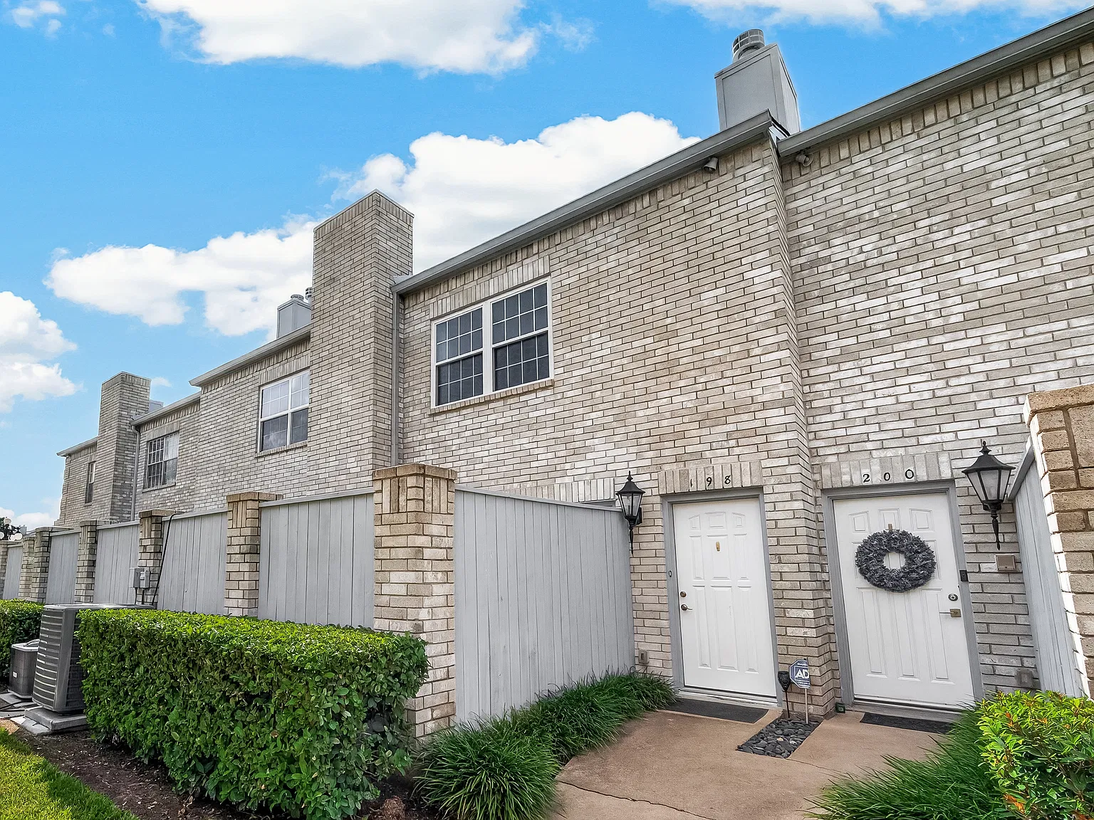 198 Wilcrest Drive #198 — Photo 4
