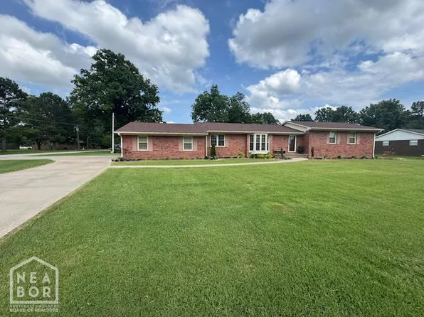 700 11th St, Corning, AR 72422