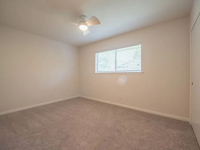 2902 Silverleaf Dr — Photo 21