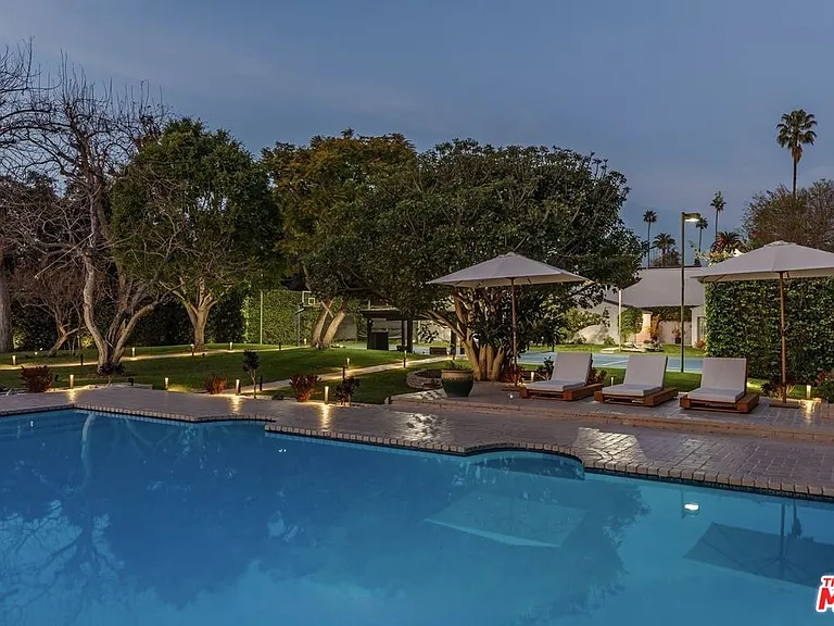 624 N Beverly Dr — Photo 3