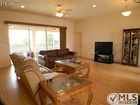 3rd image of 406 NE 23rd St