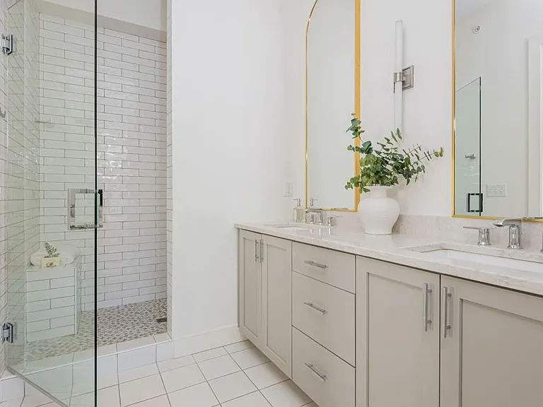 2347 Hosea L Williams Dr #11 — Photo 17