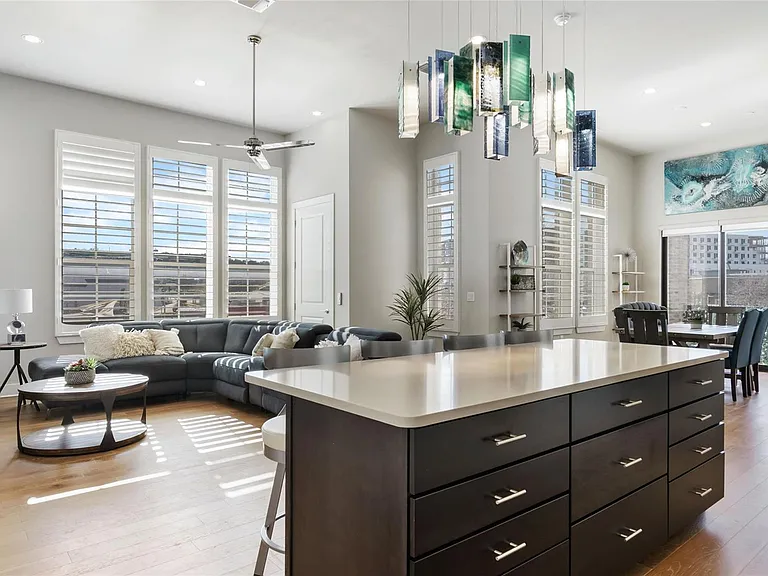 1411 Town Creek Dr #4 — Photo 11