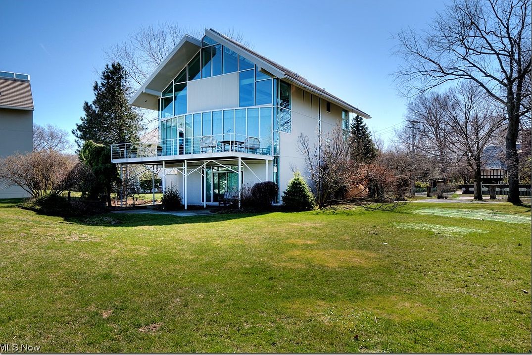 9631 Lake Shore Blvd, Bratenahl, OH 44108 Zillow