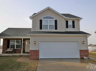 116 E Cypress St, Canton, IL 61520