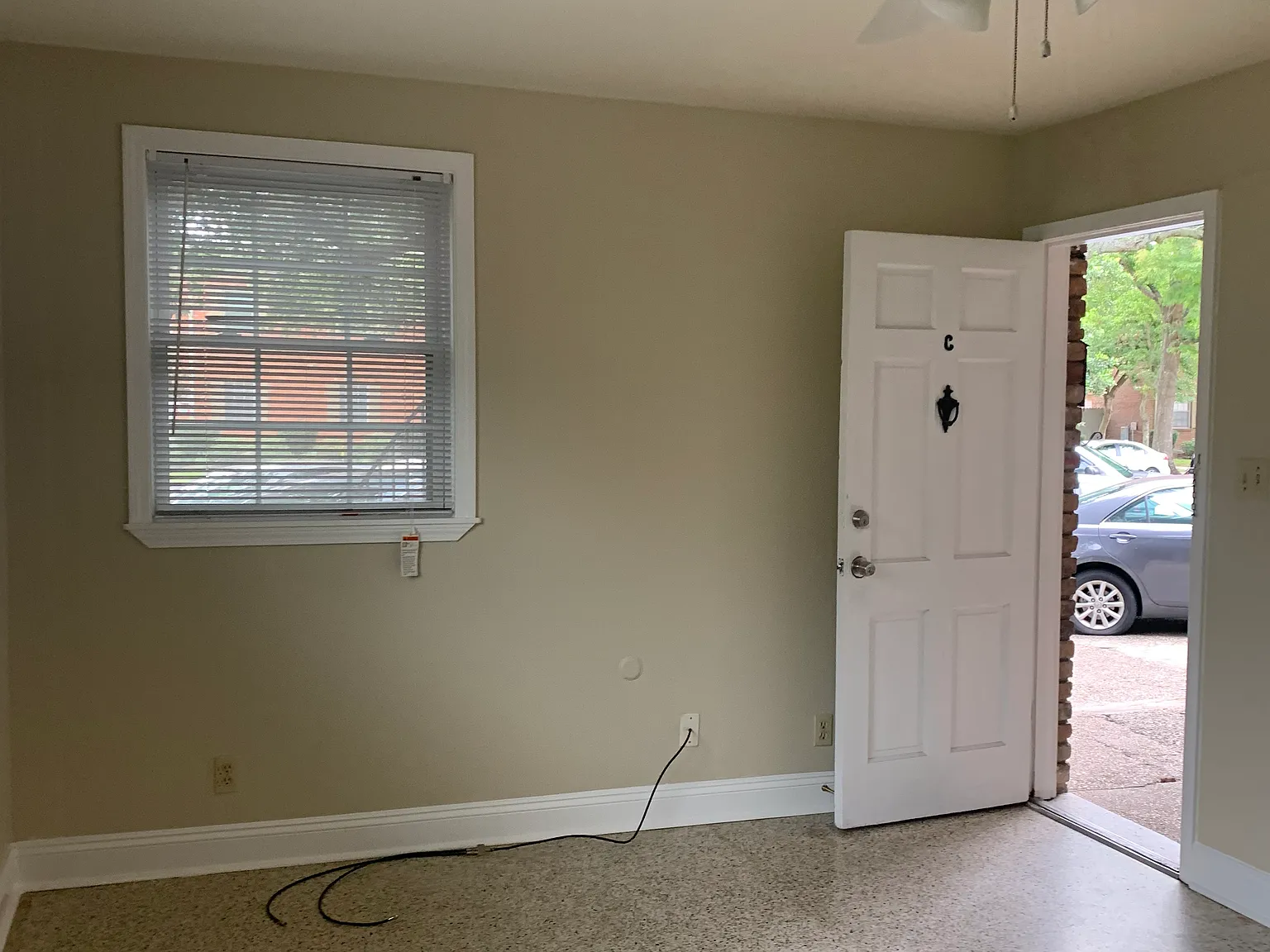 1 bed, 550 sqft, $995 — Photo 2