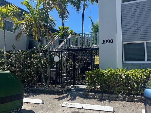 1000 SE 15th St APT 205
