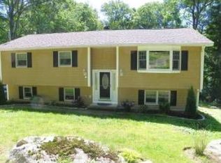 7 Old Bridge Rd E, New Fairfield, CT 06812