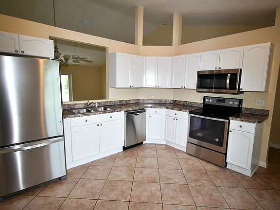 4th image of 1126 SW Bellevue Ave