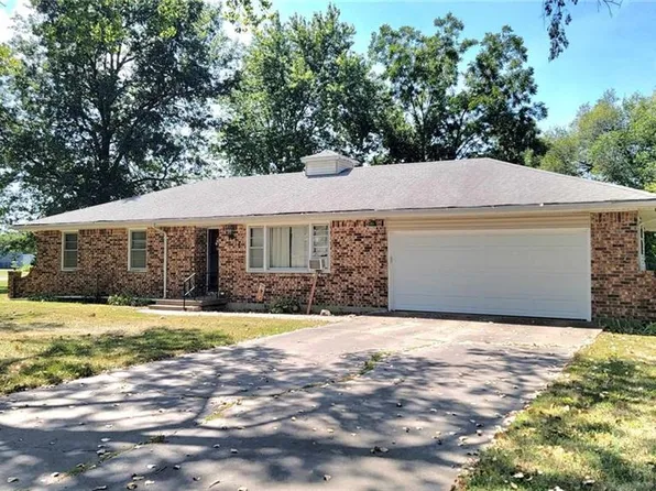 1405 Ash St, Pleasanton, KS 66075