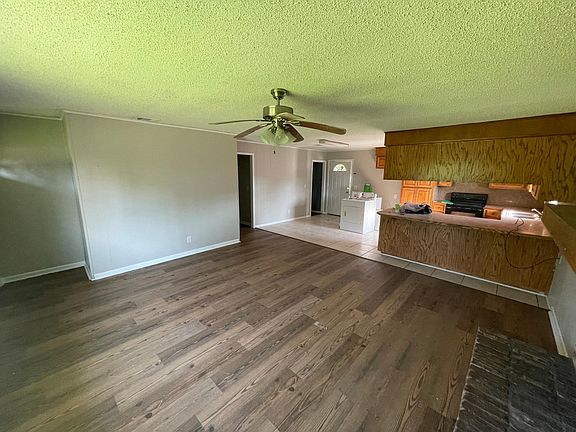3rd image of 120 Noma Ln