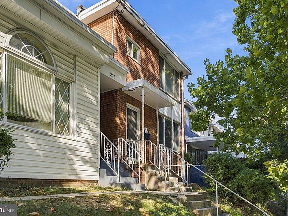 5th image of 273 Hawaii Ave NE