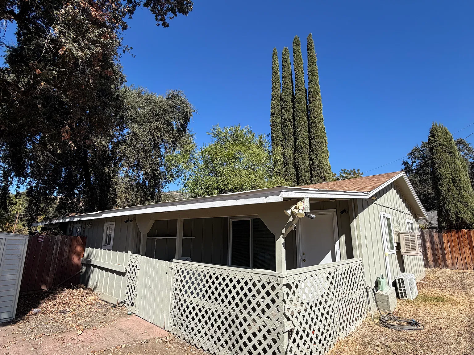 3 bed, 660 sqft, $1,320 — Photo 2
