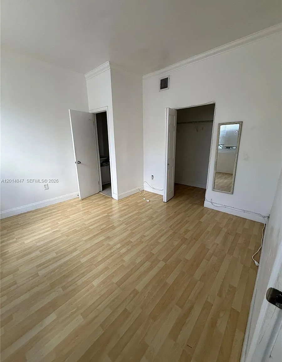 1342 Drexel Condo — Photo 3