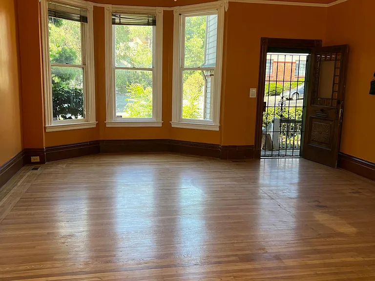 639 Georgia St — Photo 6