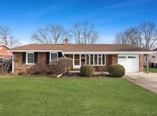 1083 Hickory Ln, Elk Grove Village, IL 60007