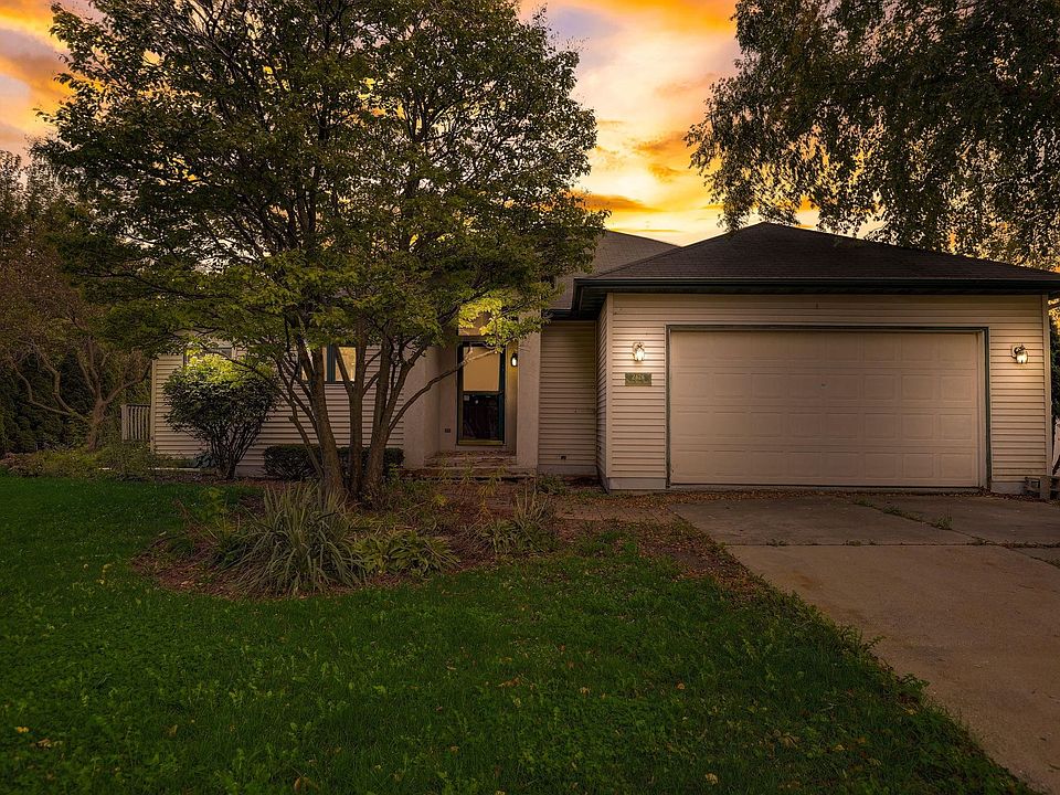 1st image of 2426 N Sumac Dr