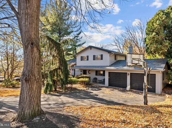 6 Goldfinch Dr, Wyomissing, PA 19610