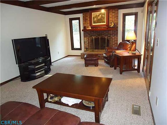 1st Floor Family Room