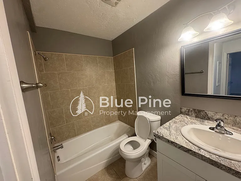 301 E 18th St #2 — Photo 7