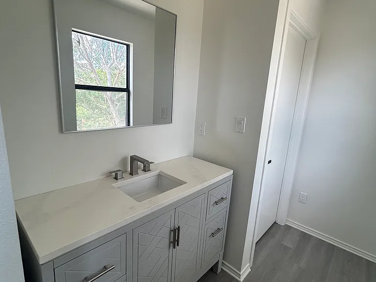 815 W Cooper St — Photo 14