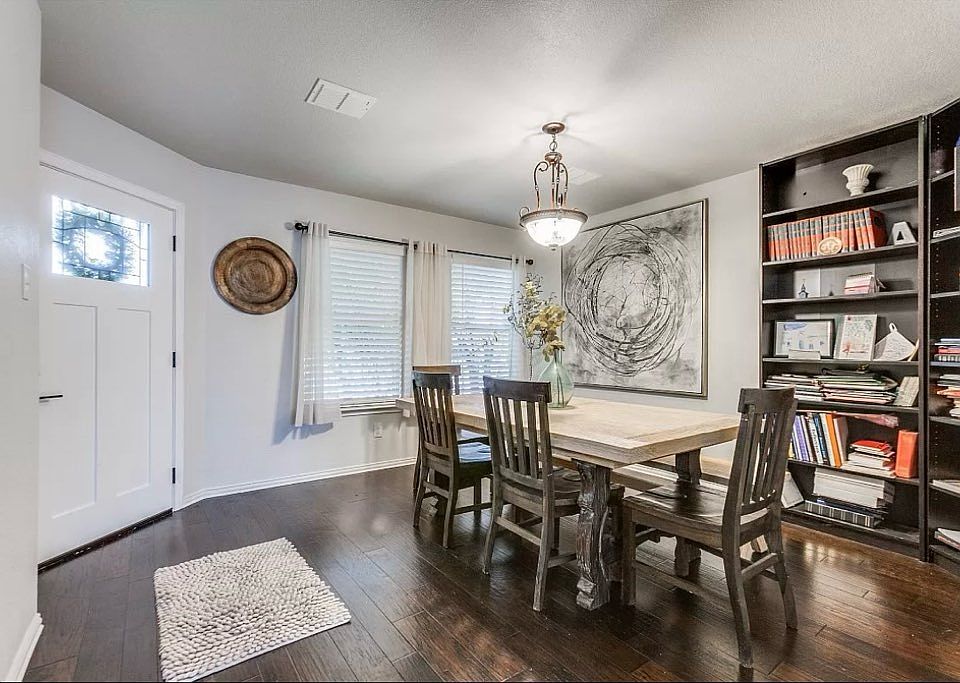 1st image of 2841 Terrace Dr
