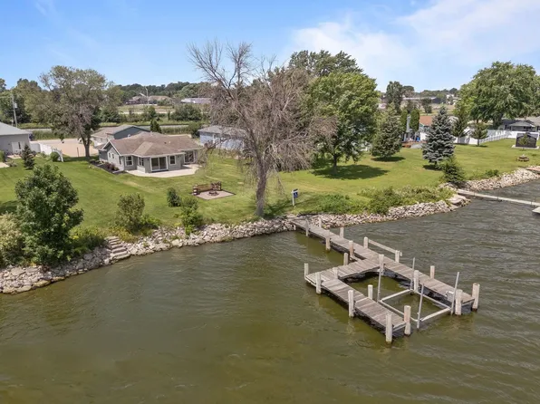 1693 Butte Des Morts Beach Rd, Neenah, WI 54956