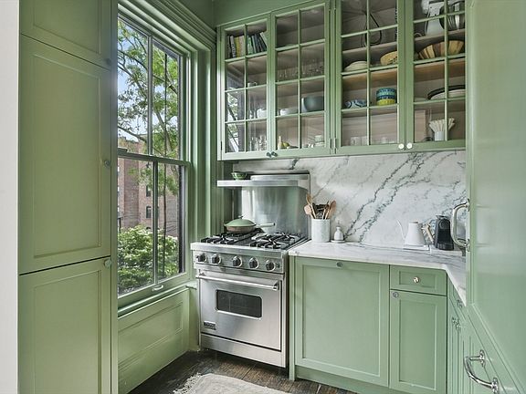 4th image of 748 Tremont St #2