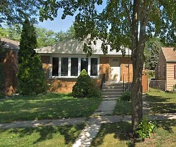 4627 Clyde Ave photo 1