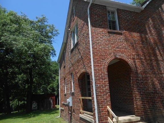 2nd image of 1100 Edmunds St