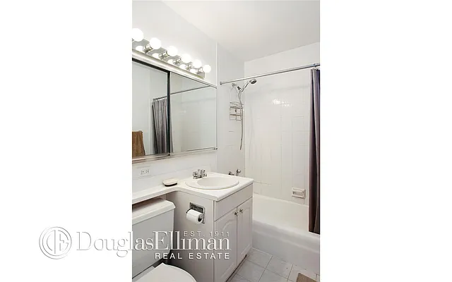 Rented by Douglas Elliman | media 16