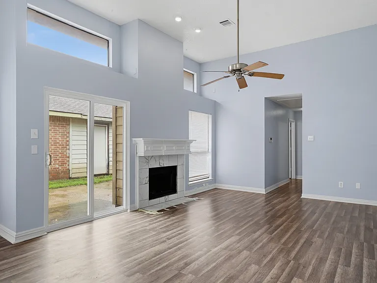 2540 Winter Oak St — Photo 2