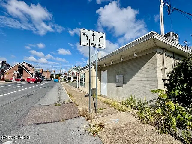 100 N 4th St — Photo 7