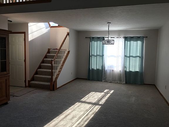 3rd image of 3880 Dartford Ln