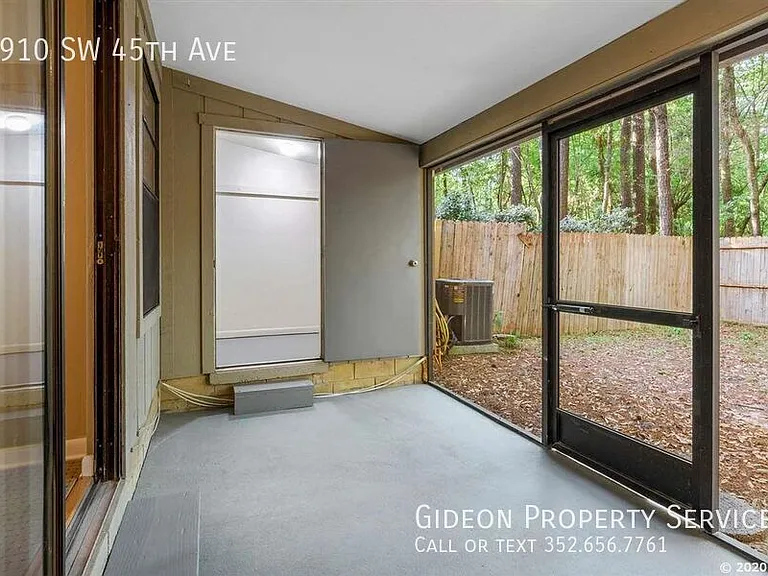 6910 SW 45th Ave — Photo 10