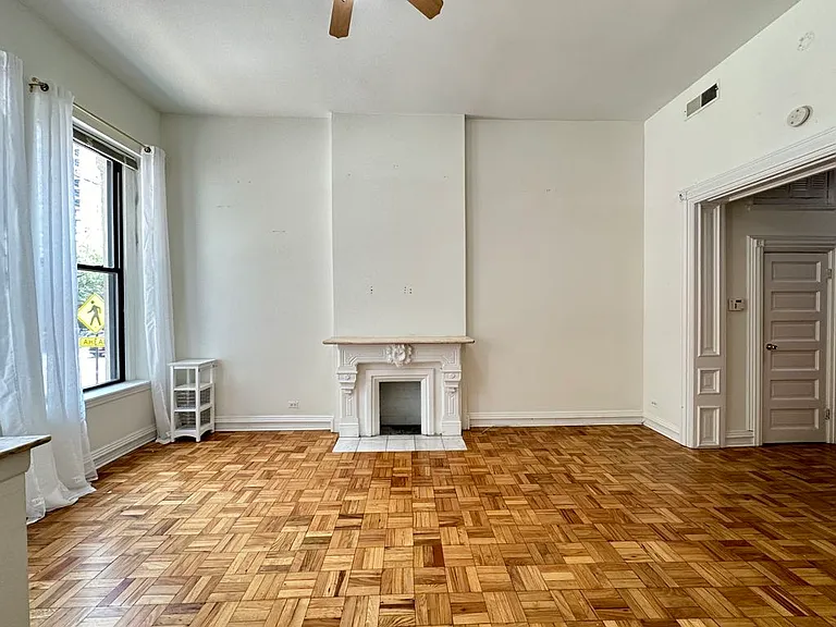 1160 N Lasalle St #2 — Photo 10