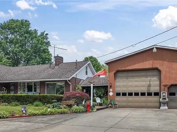 2102 Darlington Rd, Beaver Falls, PA 15010