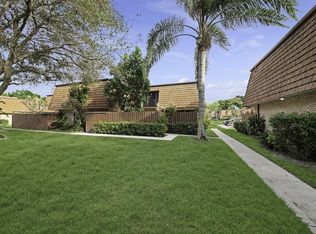 304 3rd Ln, Greenacres, FL 33463