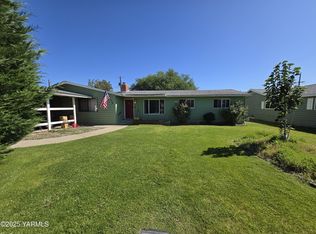 3204 W Viola Ave, Yakima, WA 98902